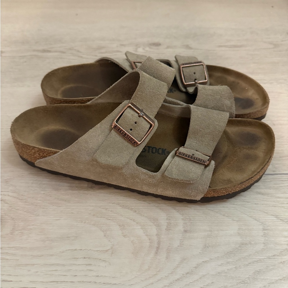 Birkenstock men’s EU 43 Sandals - Light Brown Suede